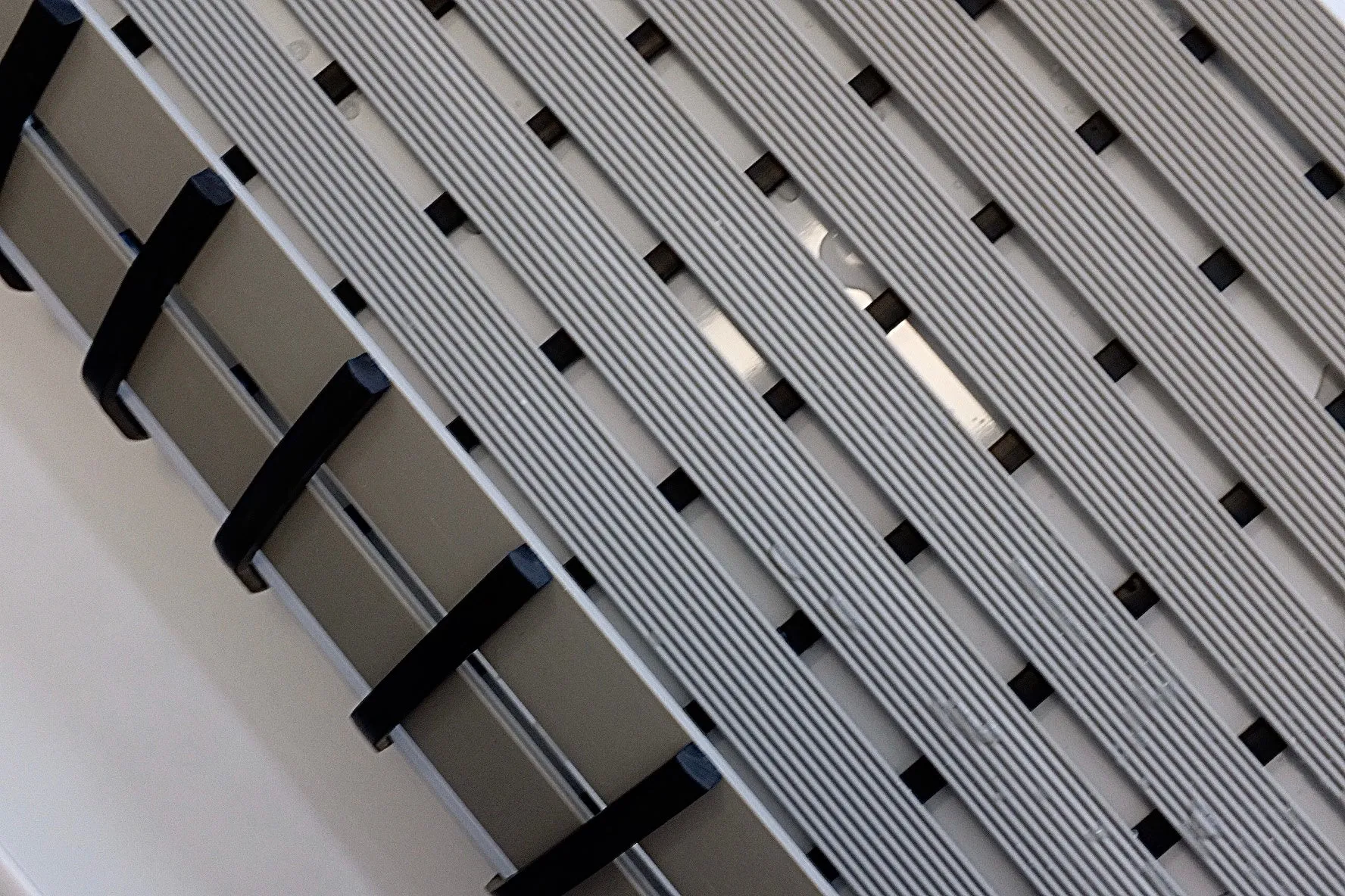 Non-Slip PVC Duckboard Shower Mat - Vertical Slats - 43cm x 64cm