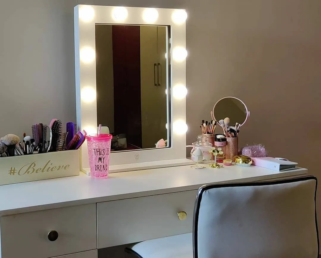 THE MAKEUP MAFIA | MAKEUP VANITY WITH LED LIGHTS